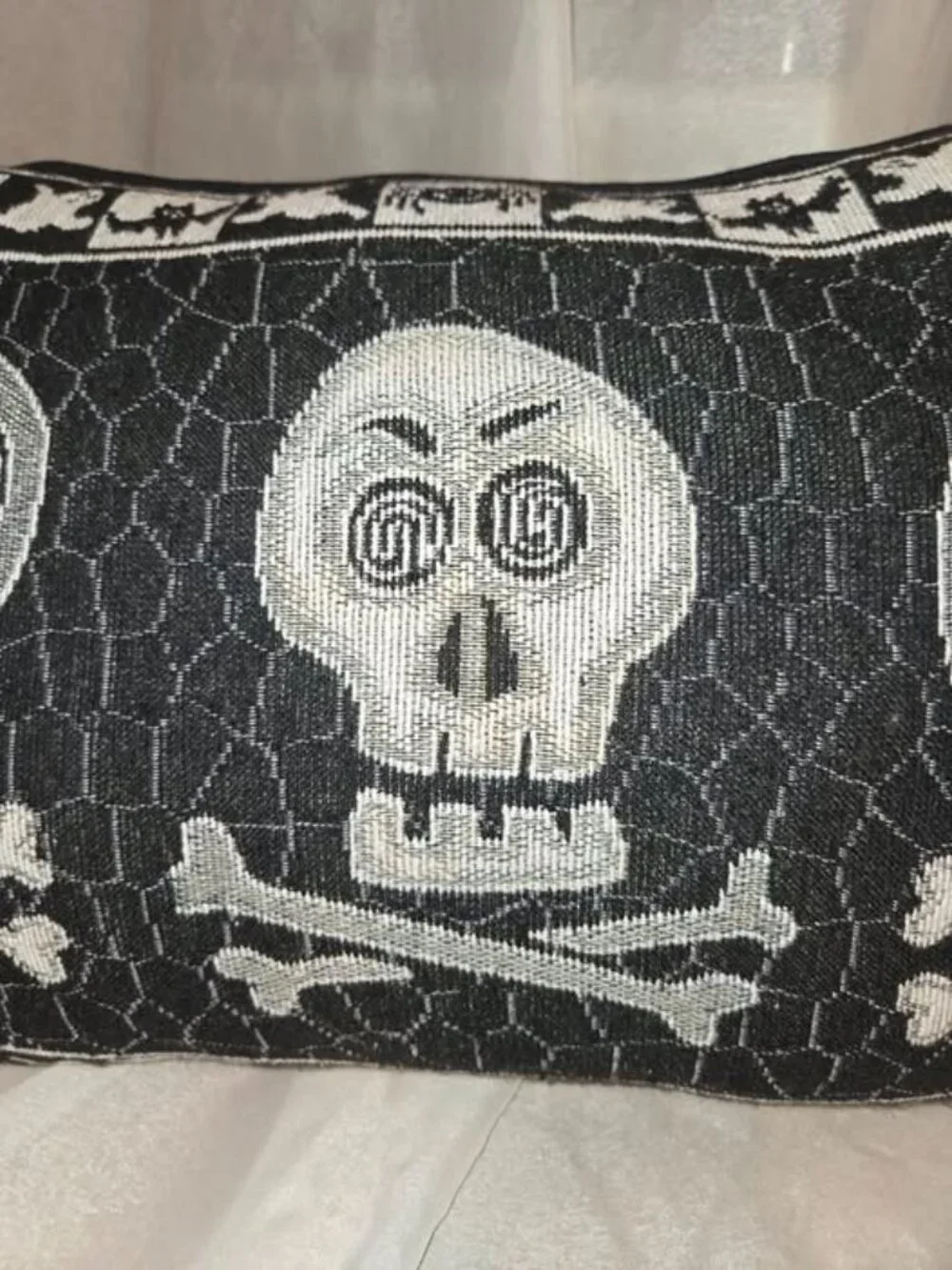 Halloween Skull & Cross Bones Rectangular Tapestry Thow Pillow
